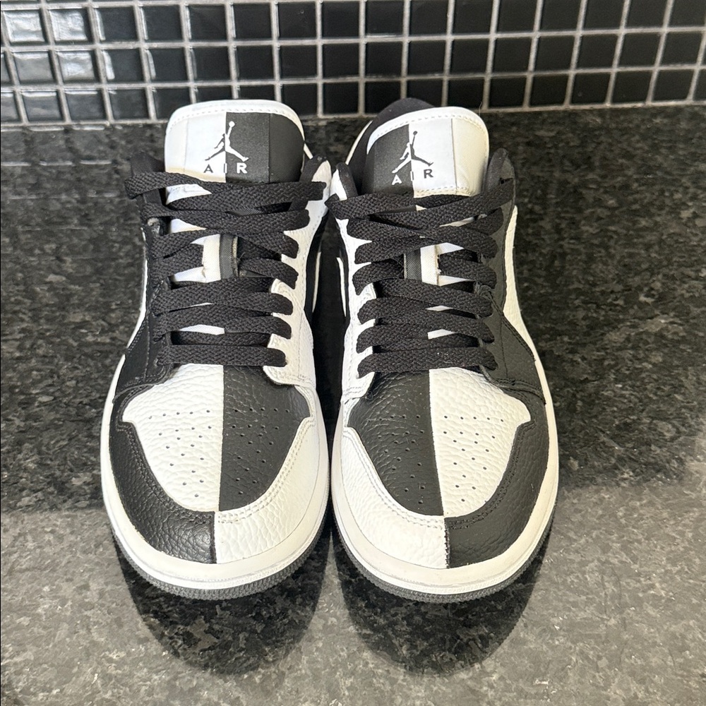 Nike Air Jordan 1 Low SE - Picture 4 of 15